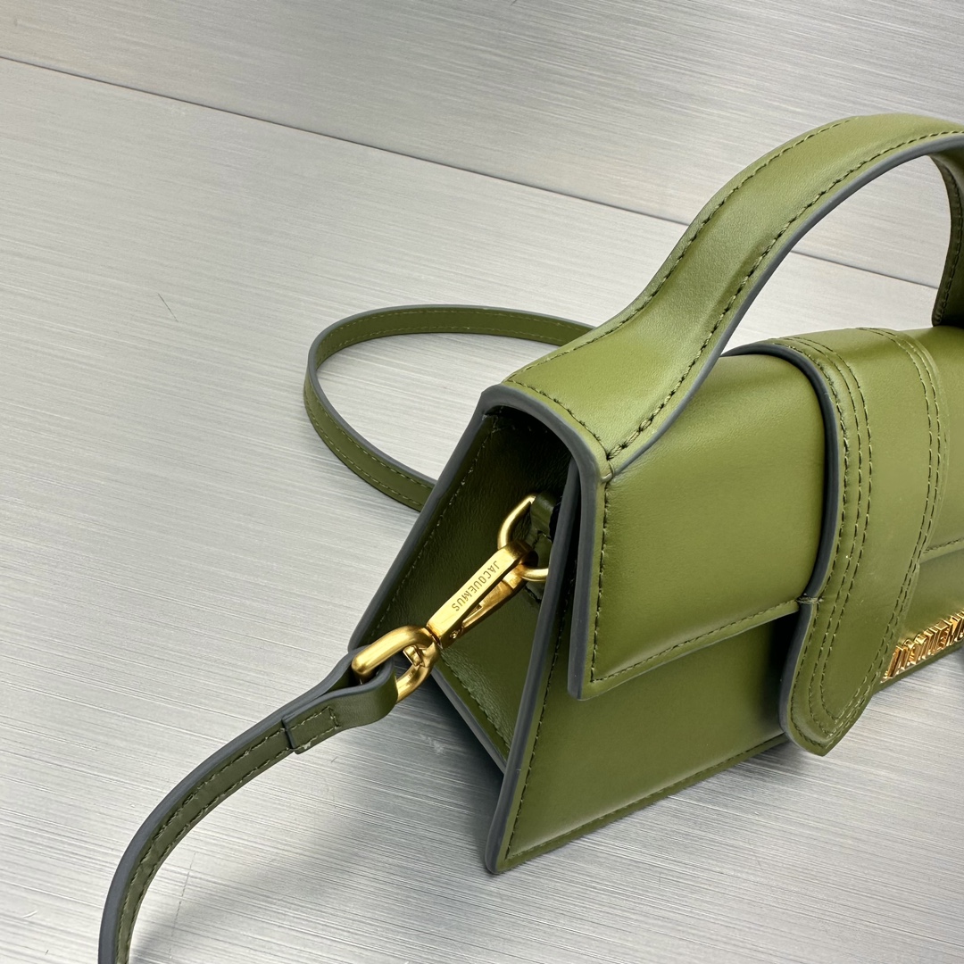 Jacquemus Satchel Bags